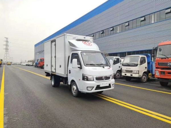 (國六）3.5米東風途逸冷藏車