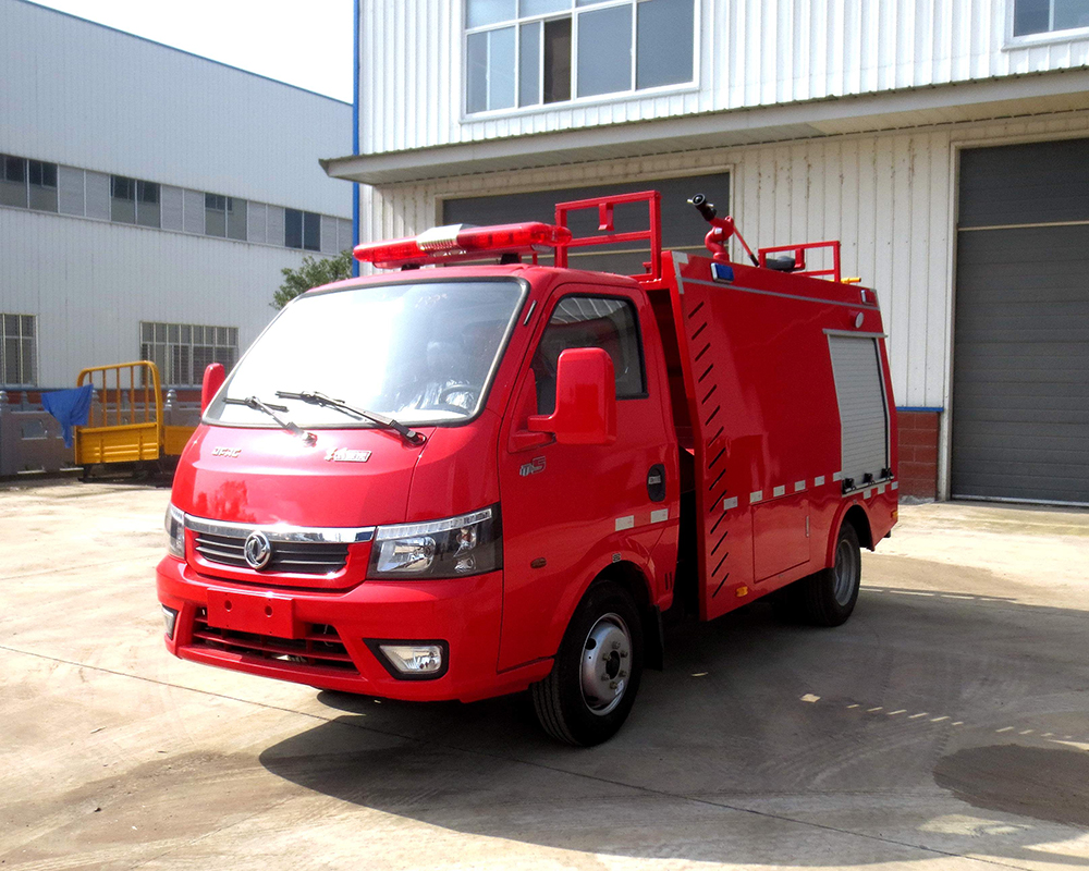 東風途逸2噸水罐消防車