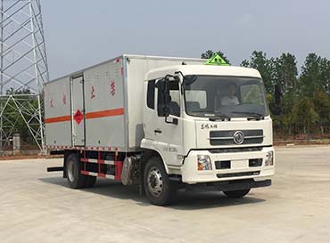 程力威牌CLW5180XQYD6型爆破器材運(yùn)輸車